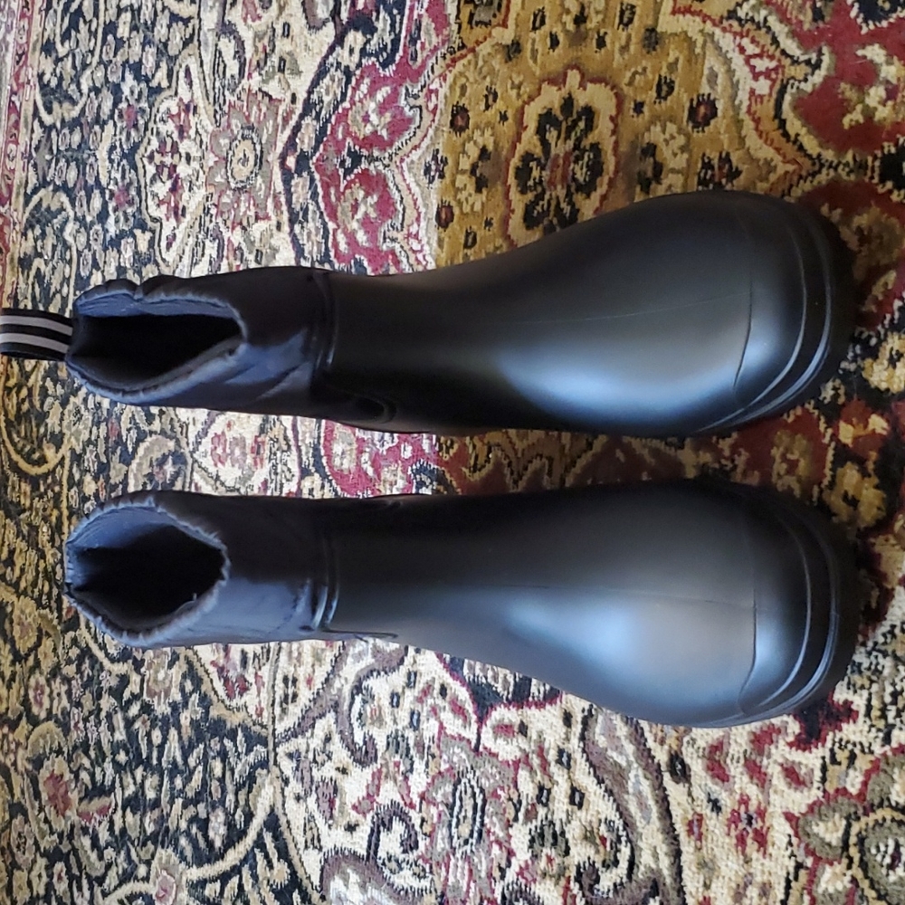 NEW IN BOX Henry Ferrera Rain Boots Size 9